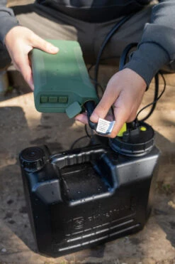 RidgeMonkey Outdoor Power Shower (Full Kit) (RM507) 8 RidgeMonkey Outdoor Power Shower (Full Kit) (RM507) -Outdoor Camping Store k2b580bc4c563bc55cf211e74fe44601c