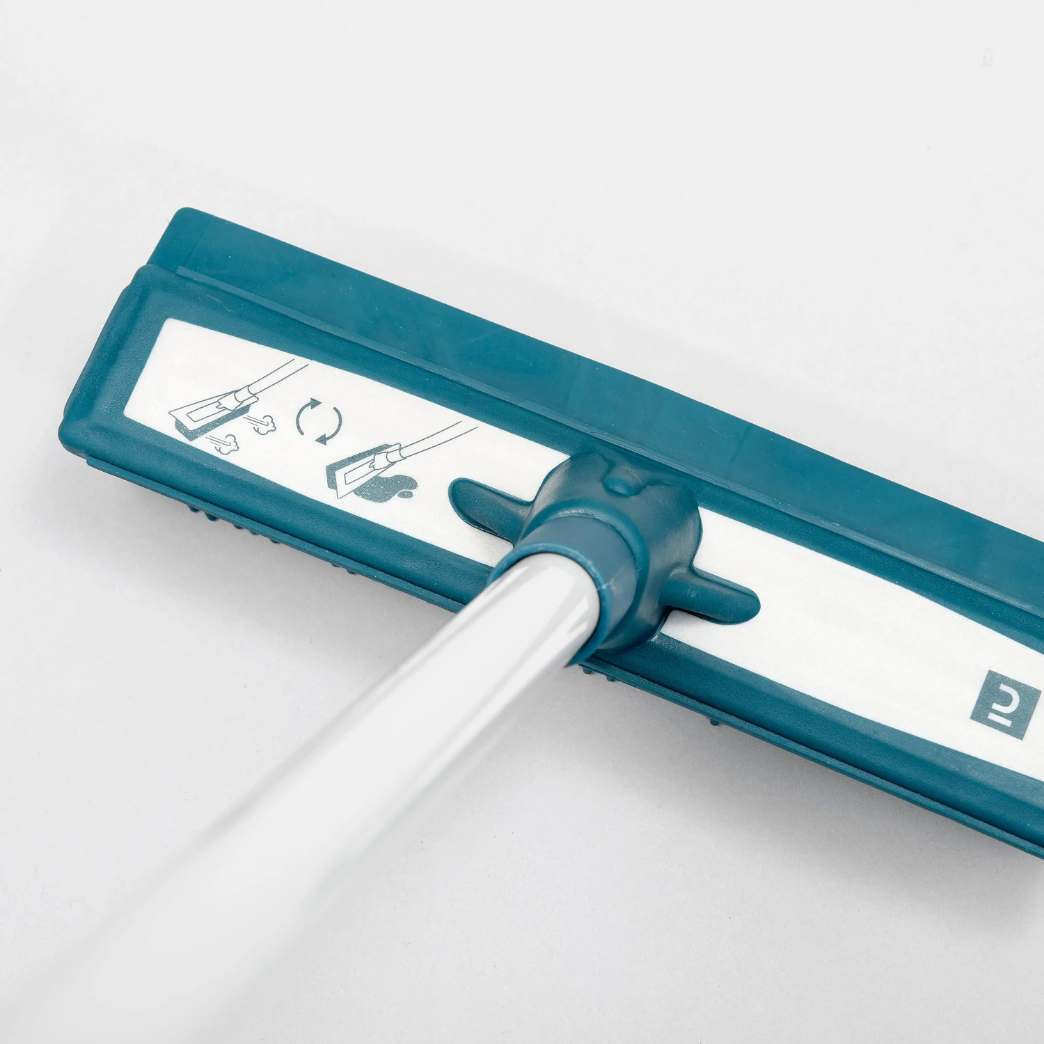 Quechua Camping Broom Dustpan Kit 4 Quechua Camping Broom Dustpan Kit - Image 4