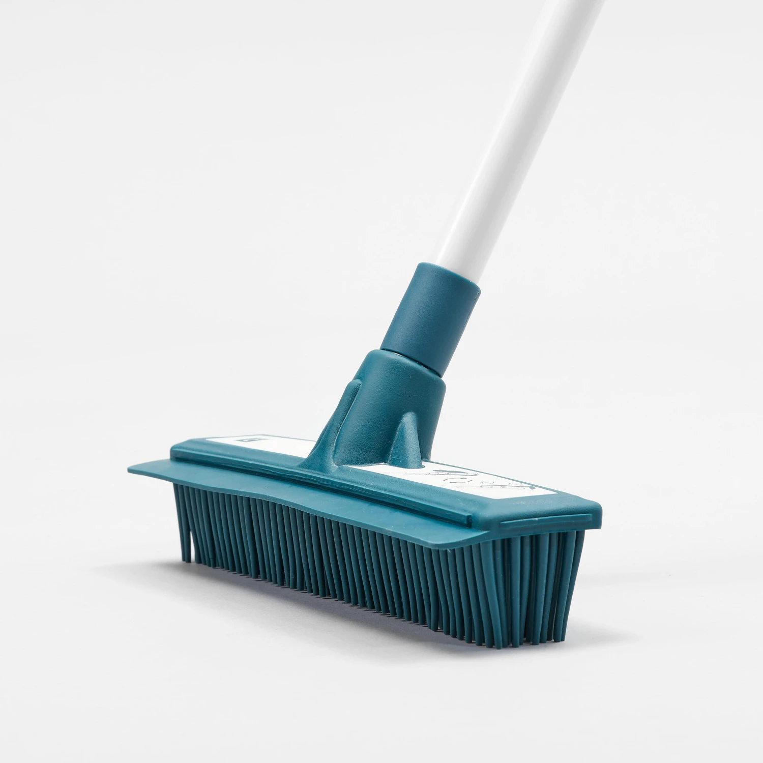 Quechua Camping Broom Dustpan Kit 5 Quechua Camping Broom Dustpan Kit - Image 5